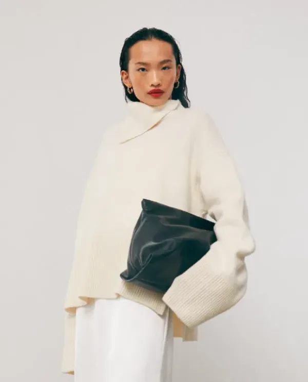 Flattered - Clay Clutch nahkaa, musta