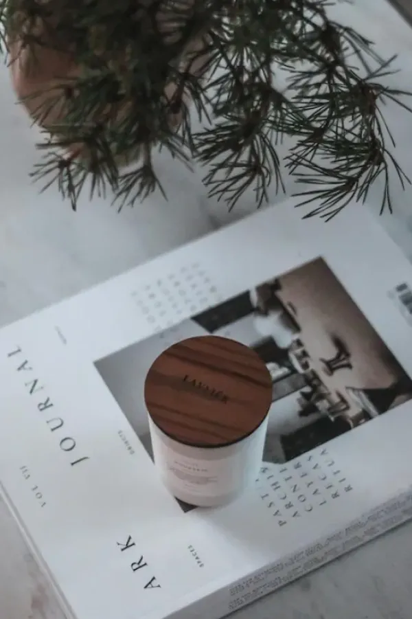 Lavliér Woodness tuoksukynttilä 150g